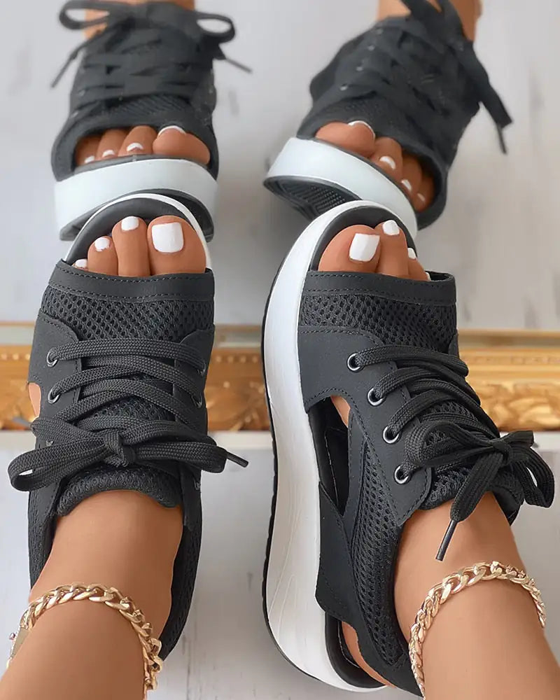 Sandalias Muffin con cordones y abertura