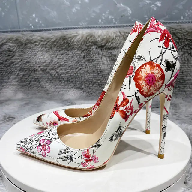 Zapatos de tacón de aguja con flores Veowalk