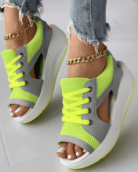 Sandalias Muffin con cordones y abertura