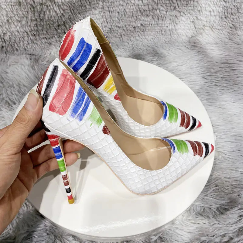 Stiletto con punta puntiaguda