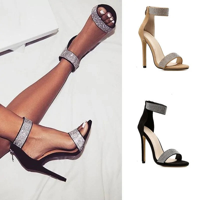 Tacones altos y finos para mujer