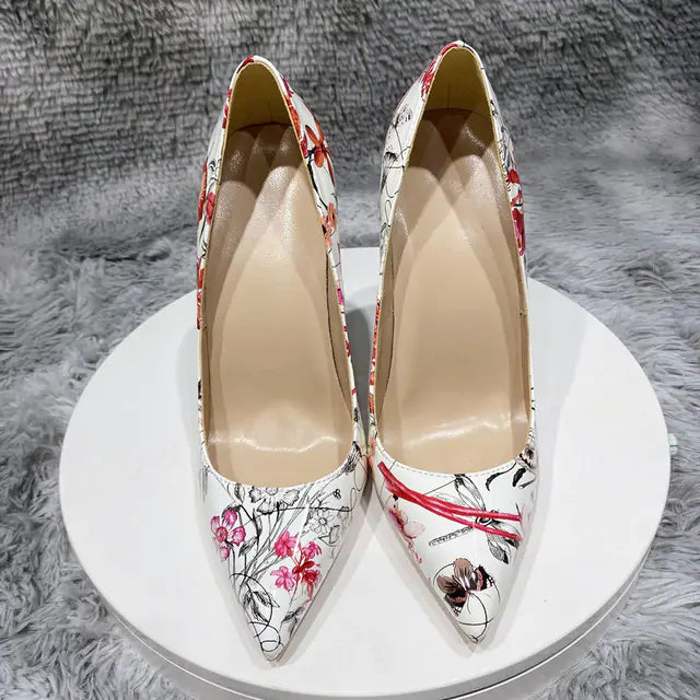 Zapatos de tacón de aguja con flores Veowalk