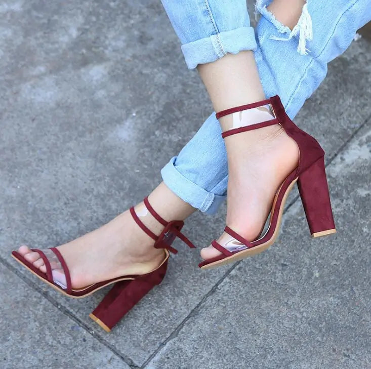 Sandalias cómodas con tacones altos y huecos para mujer